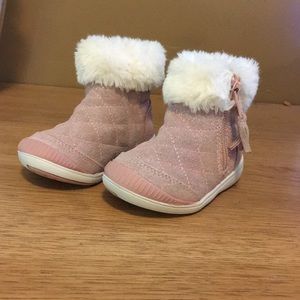 Stride Rite Chloe zipper ankle boot pink with faux fur size 4.5W